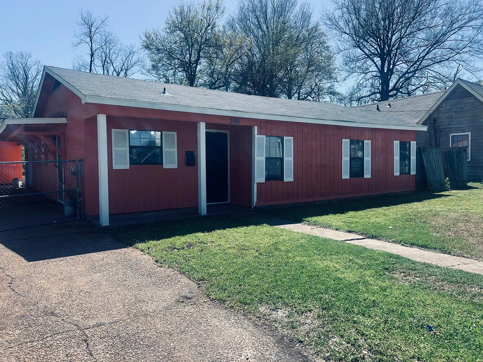 3 bed, 1.5 bath, 1640 sqft, $1,300 — Photo 3
