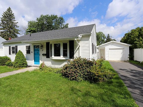 3rd image of 8 Lincoln Ln
