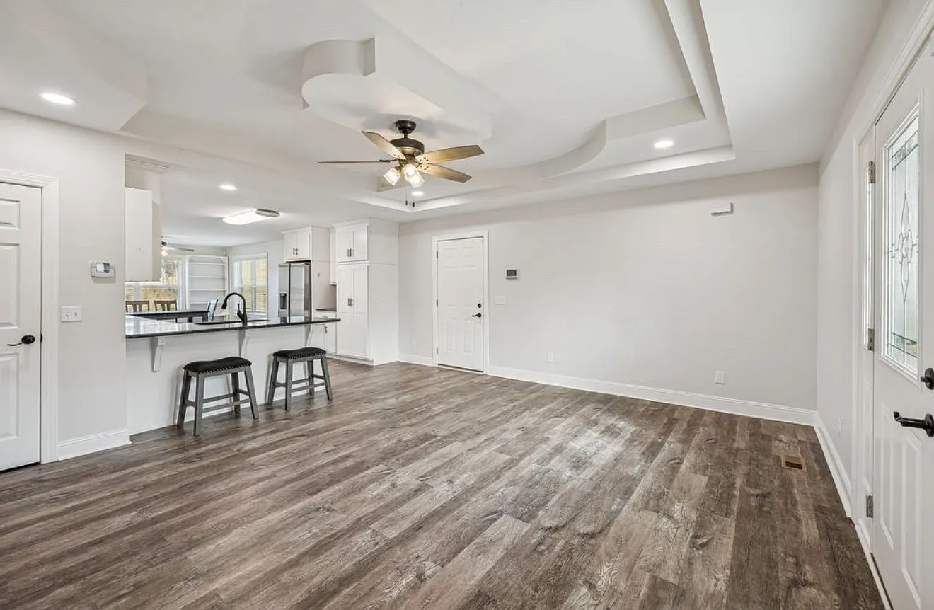3 bed, 1640 sqft, $3,250 — Photo 4