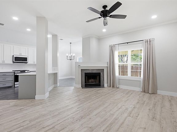 5th image of 1614 Lantana Dr