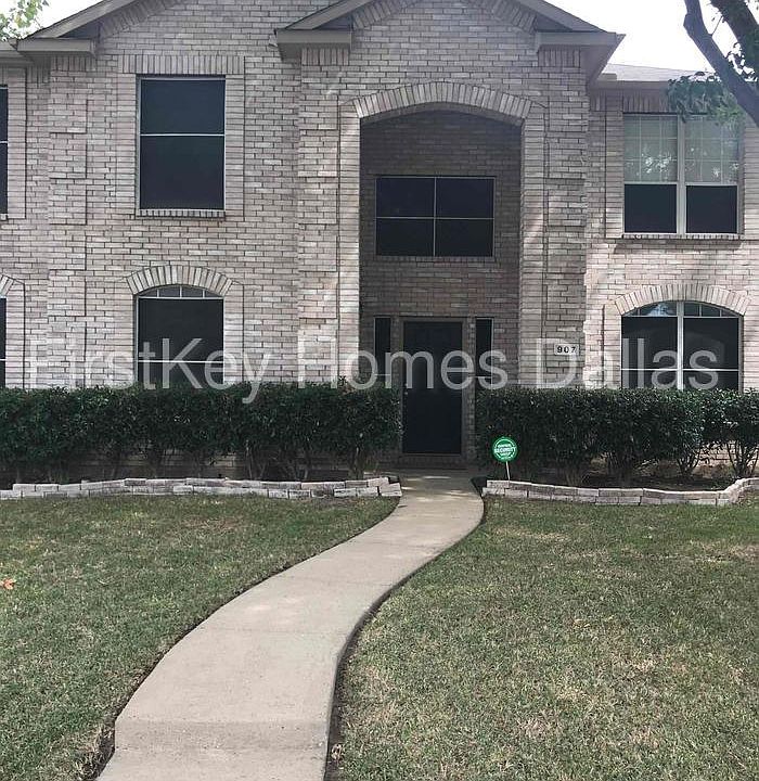 1st image of 907 Dandelion Dr