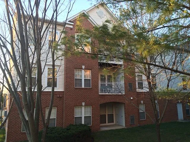 2412 Chestnut Terrace Ct #103 — Photo 14