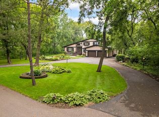 5853 Deer Trail Cir, Woodbury, MN 55129