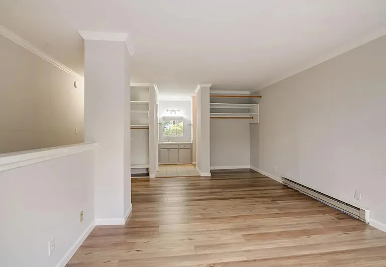 355 Half Moon Ln #2 — Photo 4