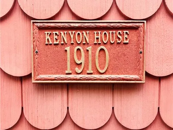 35 Kenyon St APT 1, Providence, RI 02903