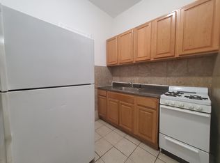 186 Ocean Ave, Jersey City, NJ 07305