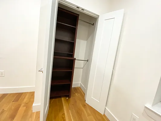 Rented by EastMount Realty LLC | media 28