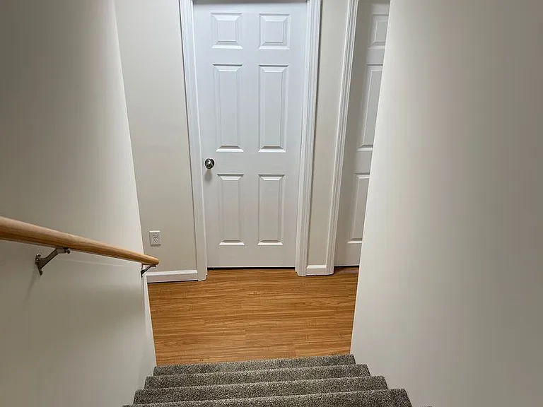 476 London Ct — Photo 20