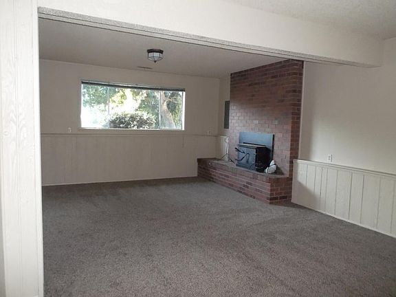 5th image of 21330 122nd Pl SE