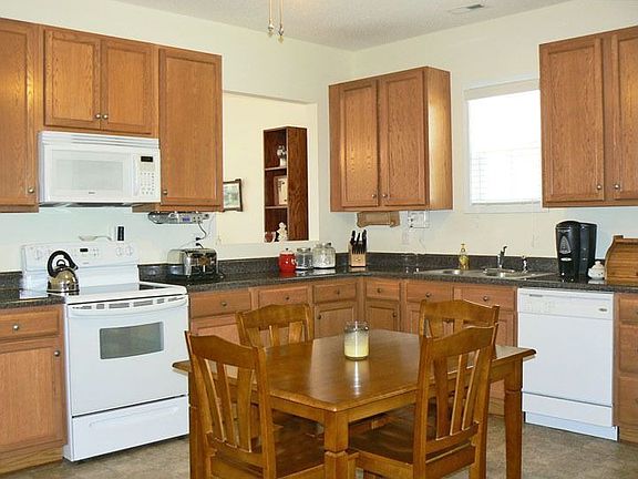 Large Eat in Kitchen