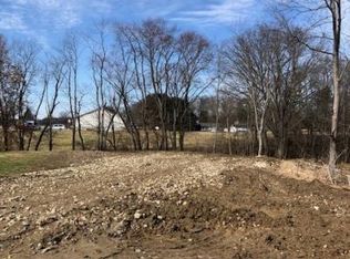 Levee Cir, Magnolia, OH 44643