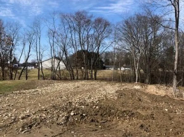 Levee Cir, Magnolia, OH 44643