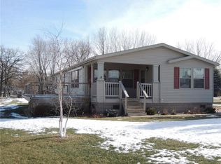 24600 198th Ave, Manchester, IA 52057