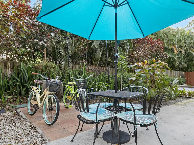 101 NE 4th St #3 — Photo 16