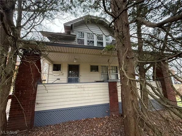 1389 Holland Ave, Youngstown, OH 44505