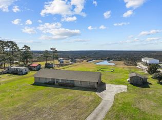 555 E R Daniels Rd, Wanchese, NC 27981