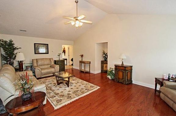 3rd image of 51 Boone Hill Ct