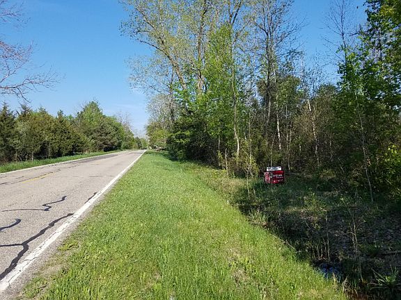 2nd image of 384 County Rd
