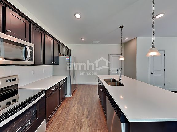 3rd image of 3830 Chivalry Dr