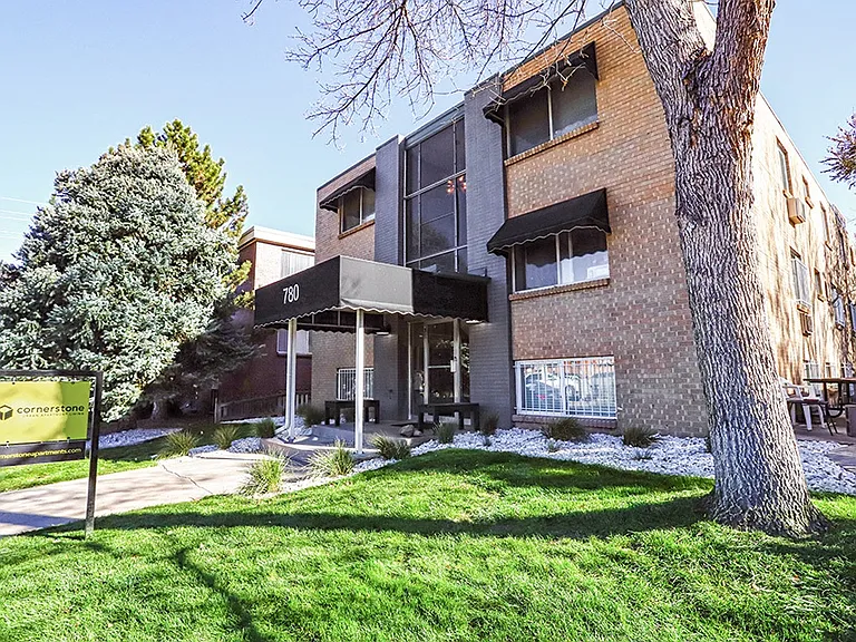 780 Dexter — Photo 10