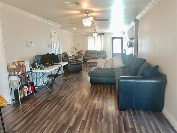 3rd image of 2624 Wyoming Dr