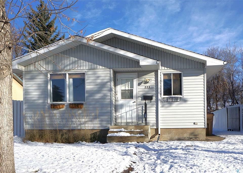 1st image of 223 Cavendish St
