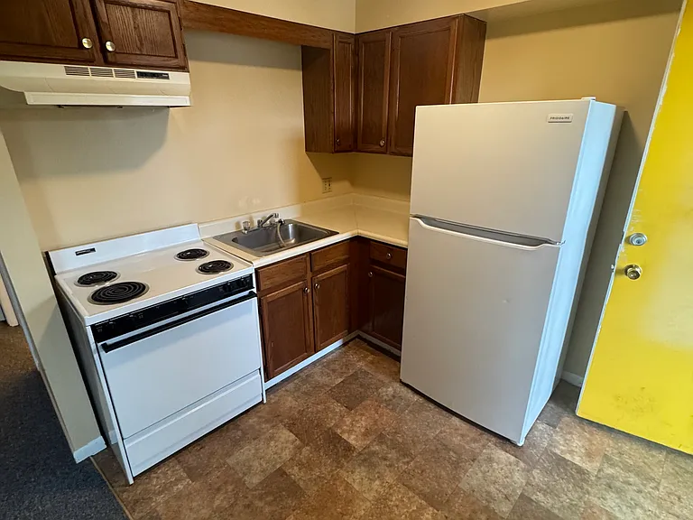 260 Elkin Ave #H — Photo 5