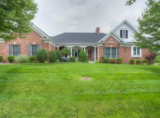 17996 Greycliff Dr, Chesterfield, MO 63005