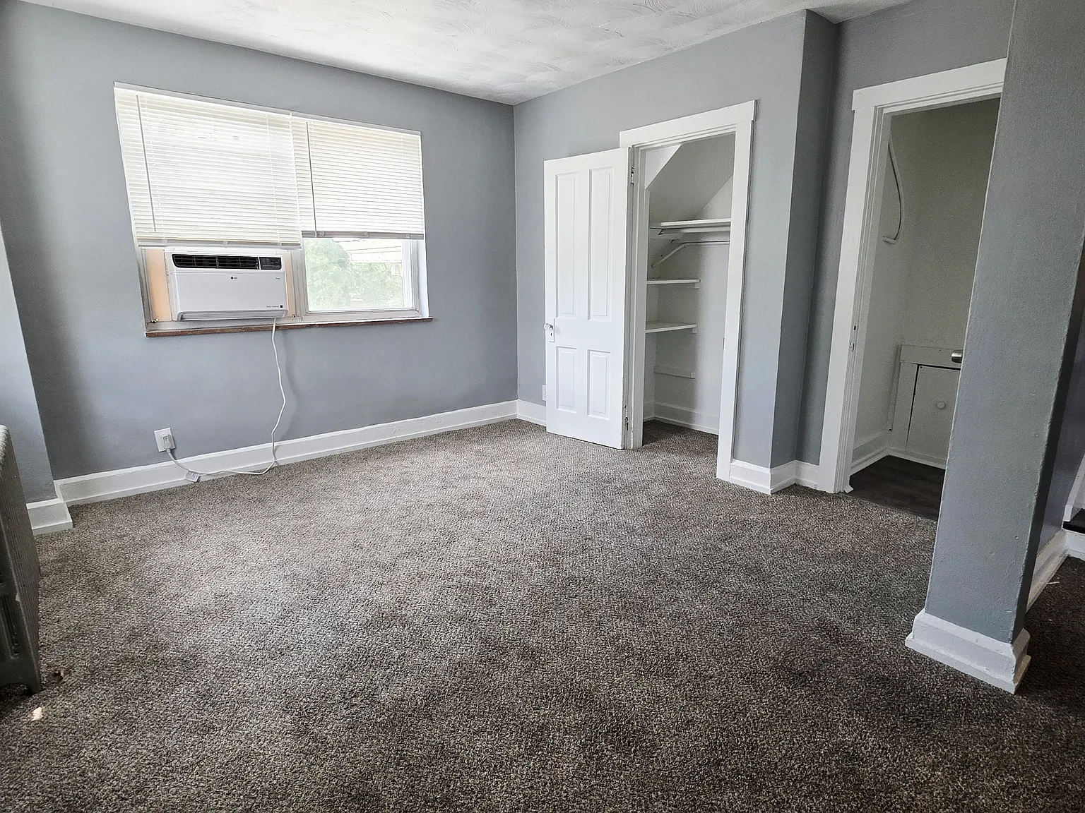 2 bed, 1000 sqft, $1,195 — Photo 3