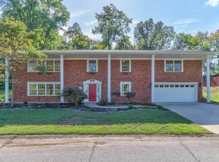 5511 Lakeside Dr, Newburgh, IN 47630