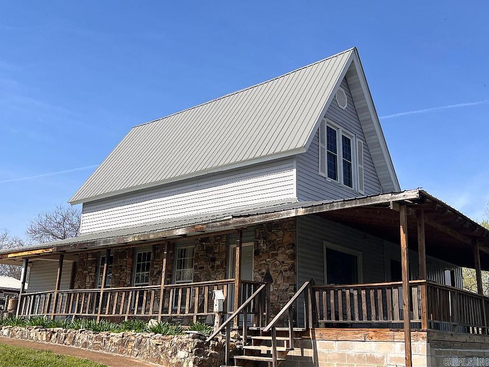 1st image of 695 Summit Ave