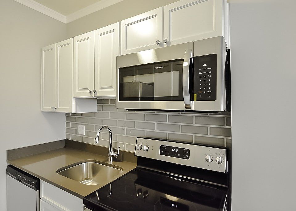 1st image of 817 W Lakeside Pl #S02r