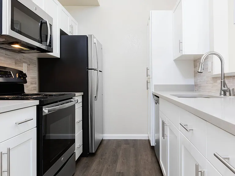 Park Wood Apartments — Photo 23