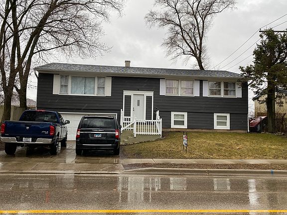 2nd image of 130 Golfview Ln