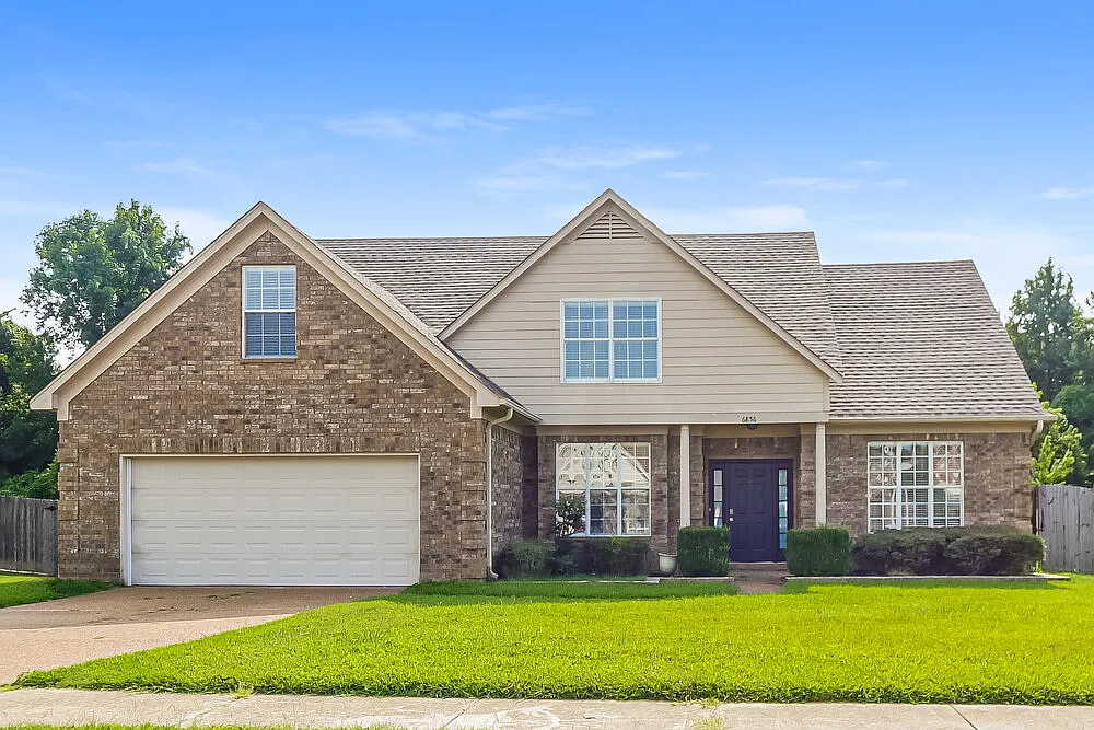 4 bed, 3.0 bath, 2115 sqft, $2,305 — Photo 1