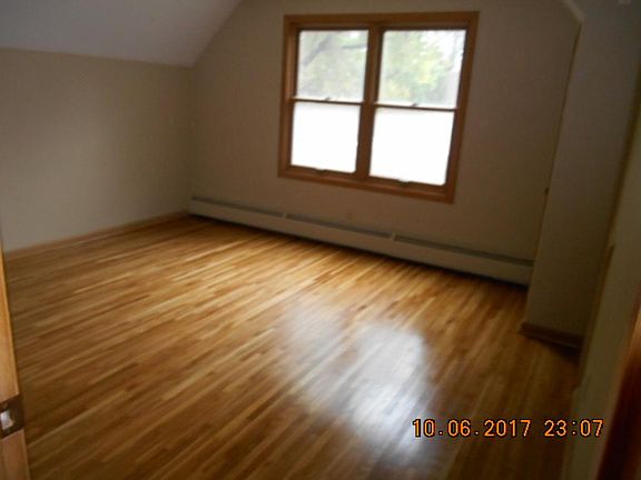 4th image of 2604 Brookview Dr E