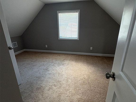 5th image of 7 E Lakeland Street