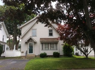 69 Fillingham Dr, Rochester, NY 14615