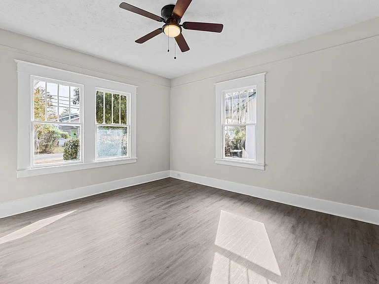 1307 Beman St — Photo 17