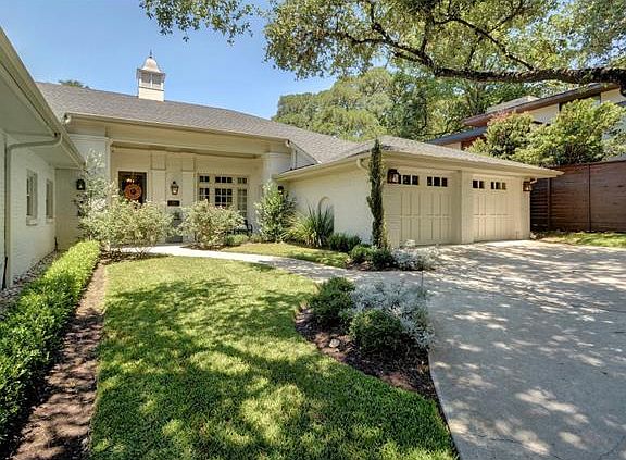 3rd image of 1904 Meadowbrook Dr