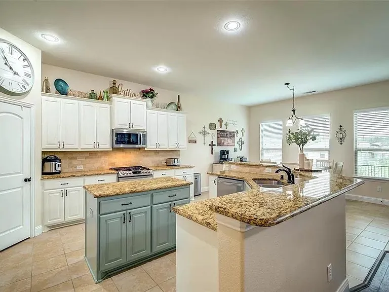 309 Midnight Dr — Photo 12