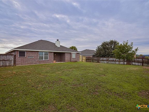 5th image of 309 Sims Ridge Dr