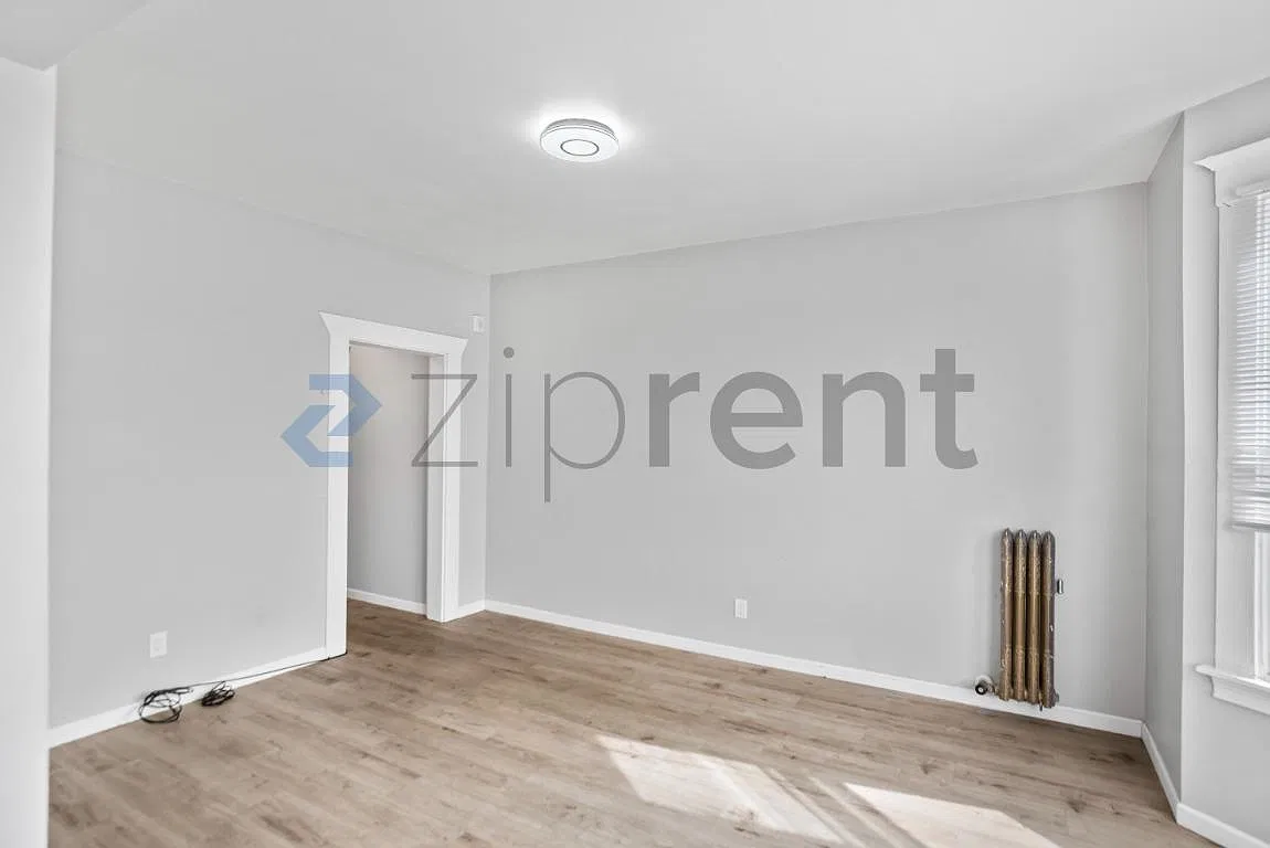 Studio, 500 sqft, $1,550 — Photo 2
