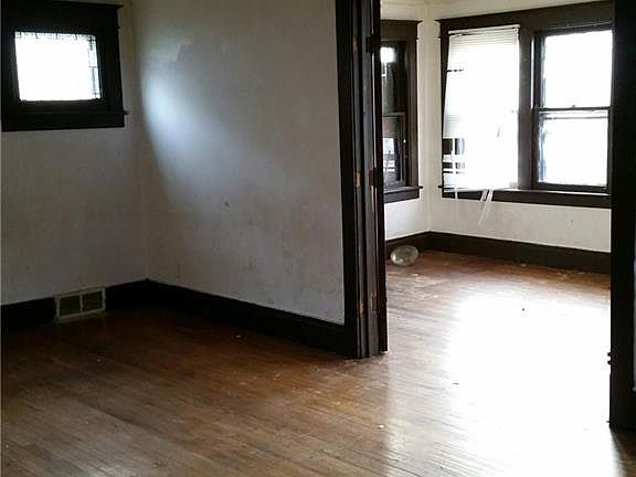 5th image of 231 Hazelwood Ave