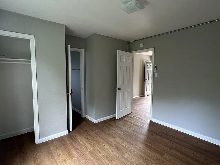 1723 W Mayfield Blvd #2 — Photo 8