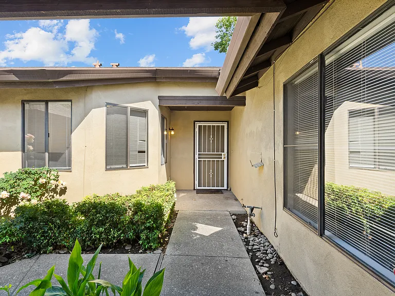 2249 Piccardo Cir — Photo 5