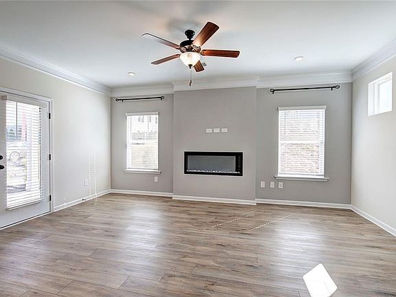 4th image of 401 Perth Dr