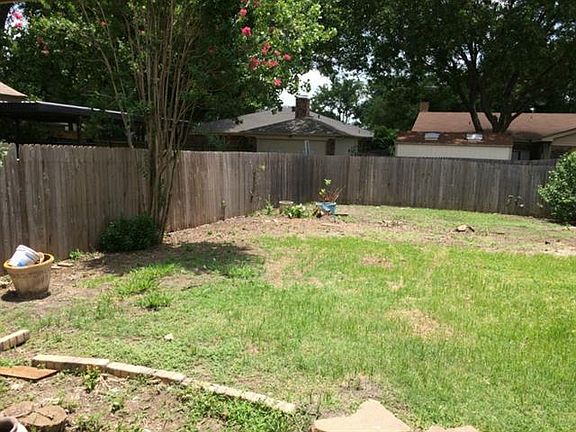 5th image of 2406 Emerson Dr
