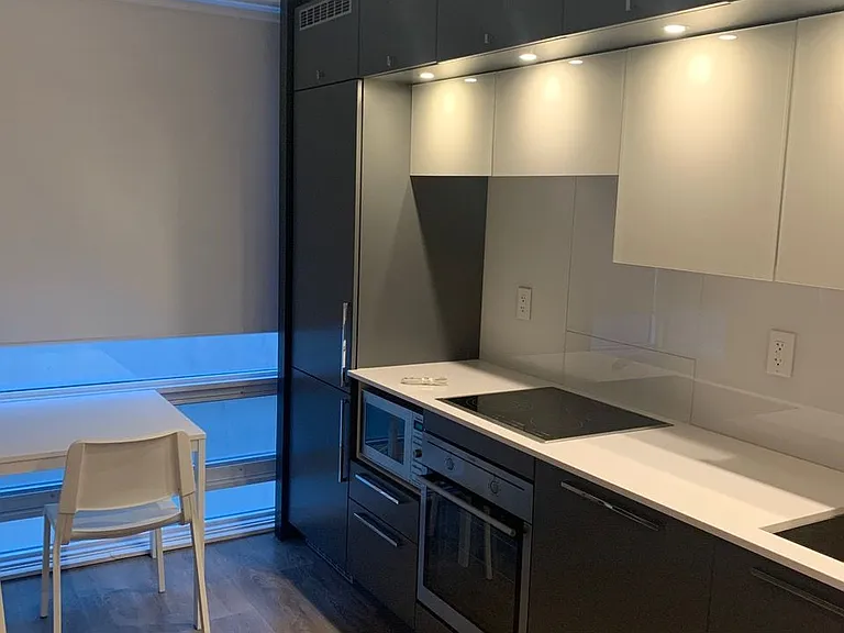15 Grenville St #2404 — Photo 3
