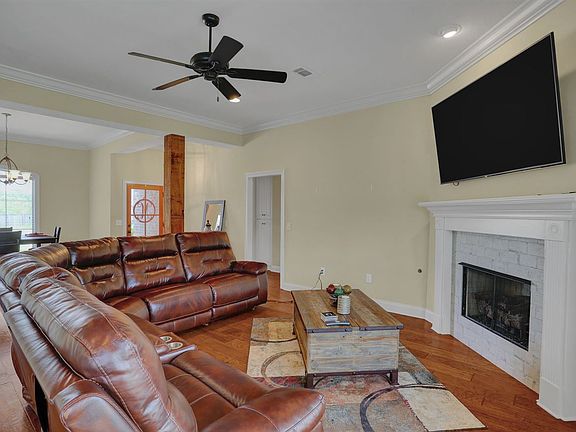 5th image of 524 Westfield Dr